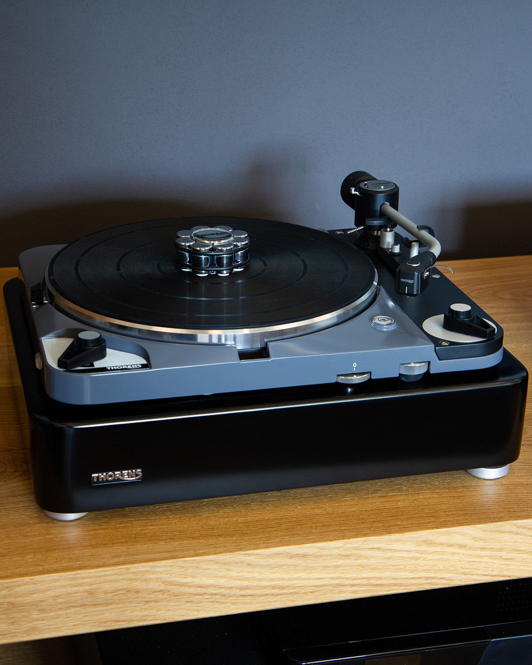 Gramofón high-end Thorens TD 124 DD